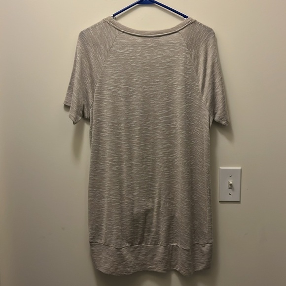 Juicy Couture Gray Short Sleeve Top with Studded Neckline size XL - Picture 6 of 7